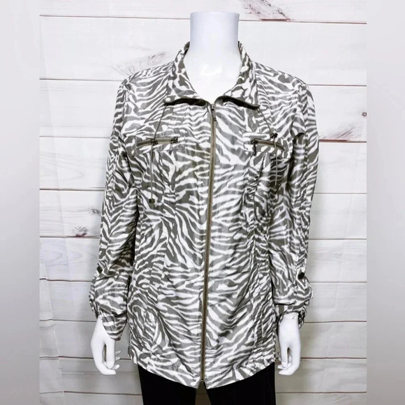 🍀 TRIBAL NWT ANIMAL PRINT 3/4 SLEEVE WINDBREAKER IN SAND - Picture 1 of 8